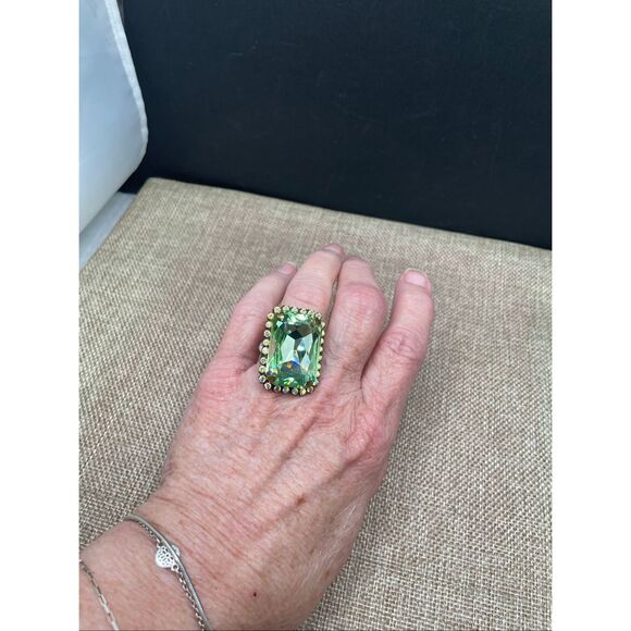 Sorrelli Oversized Green Swarovski Crystal Statement Ring - Picture 6 of 7
